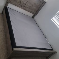 Bed frame with box spring (Queen)