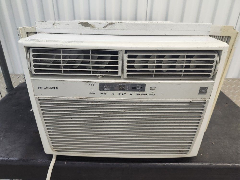 USED 12,000 BTU AC AIR CONDITIONER