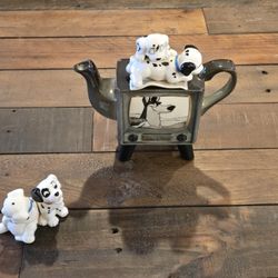 1996 Disney 101 Dalmatians Teapot with lid and floor puppies, Paul Cardew, Limited Ed, #3,138/10,000