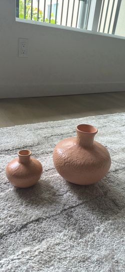 2 orange vase