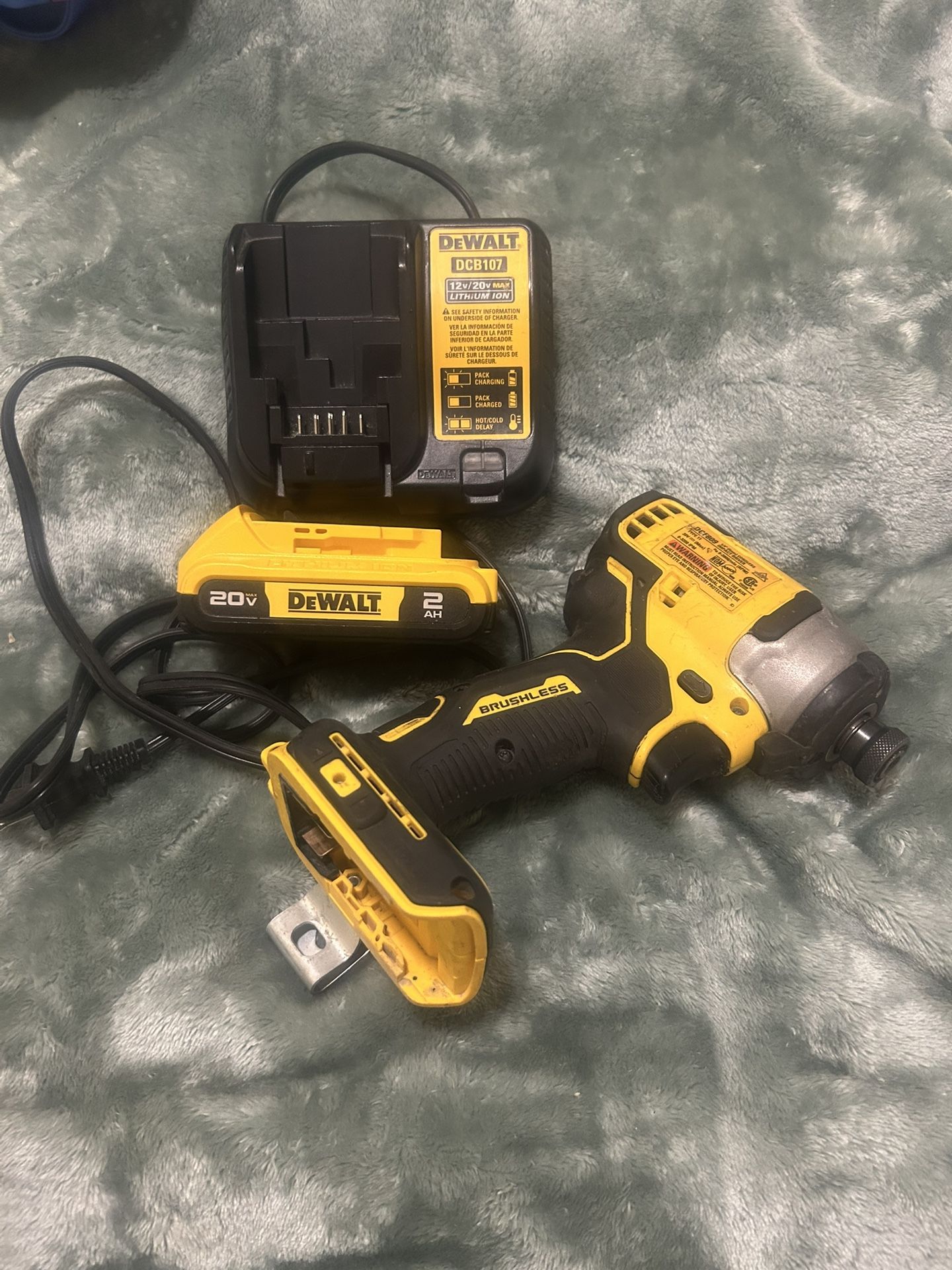 Dewalt Impact Drill 1/4