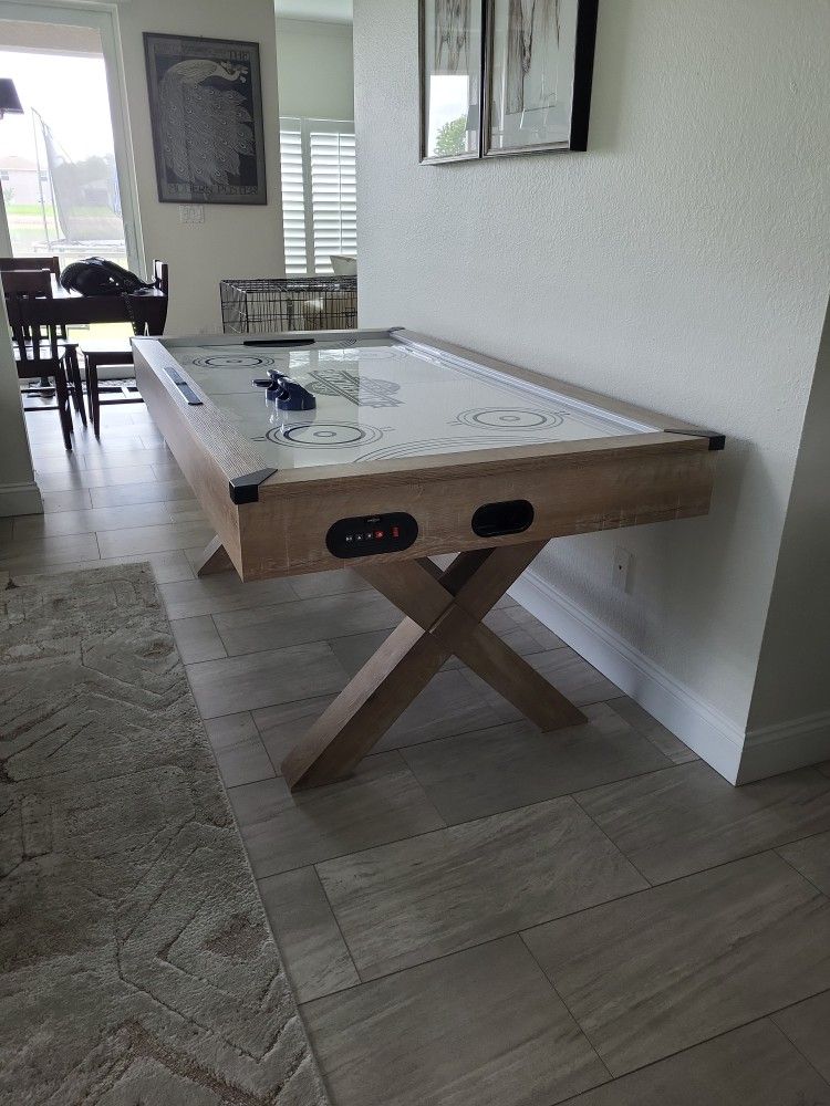 Air Hockey Table