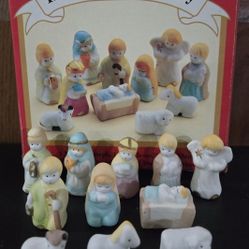 Hermitage Pottery Miniature Nativity Set