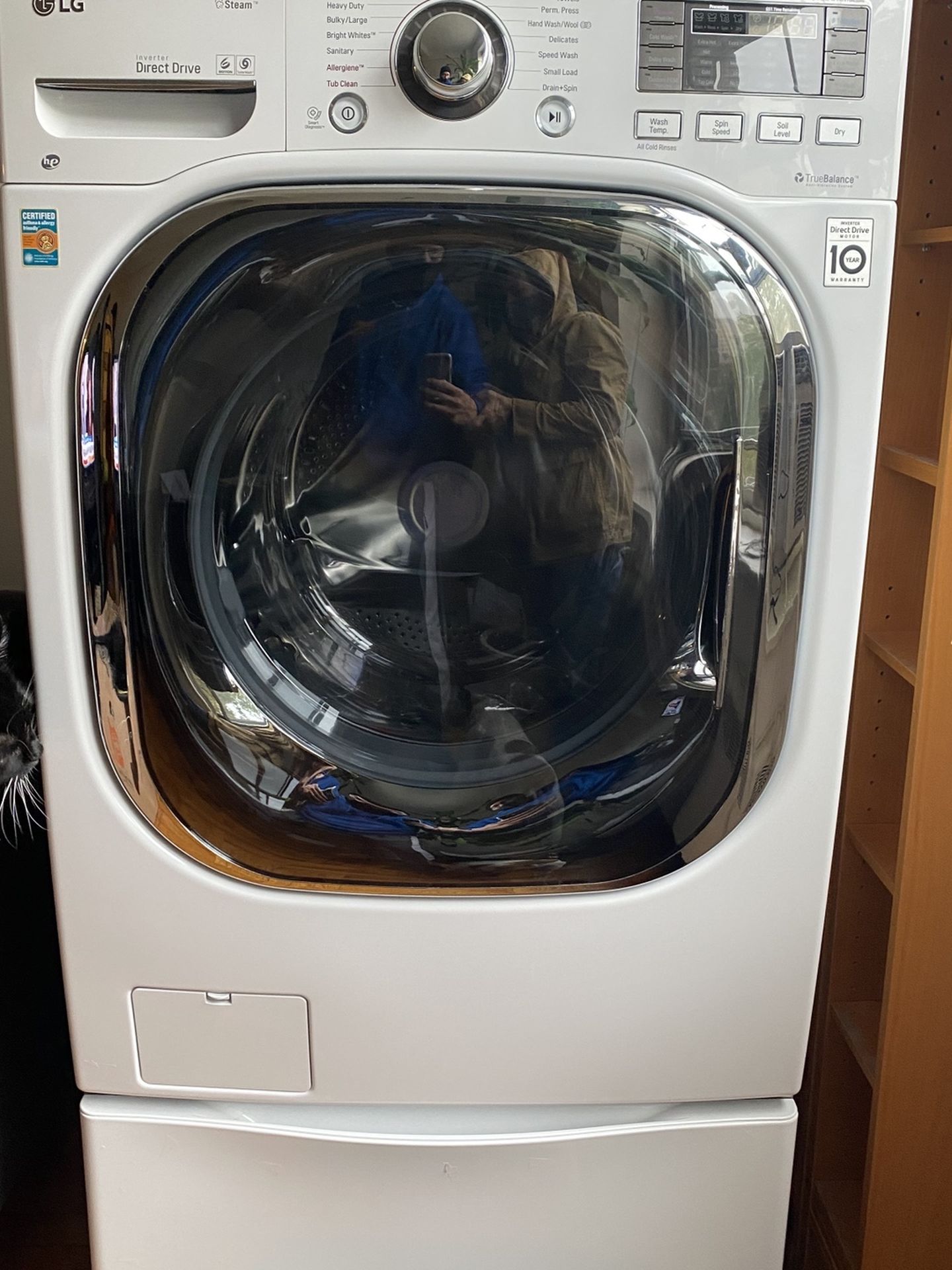 PICK UP ONLY BRAND NEW 2 in 1 LG Electric washer/dryer!