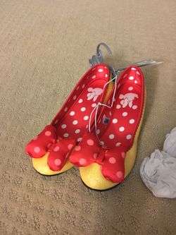 Youth size2/3 women’s size 4/5 Minnie Mouse Heels