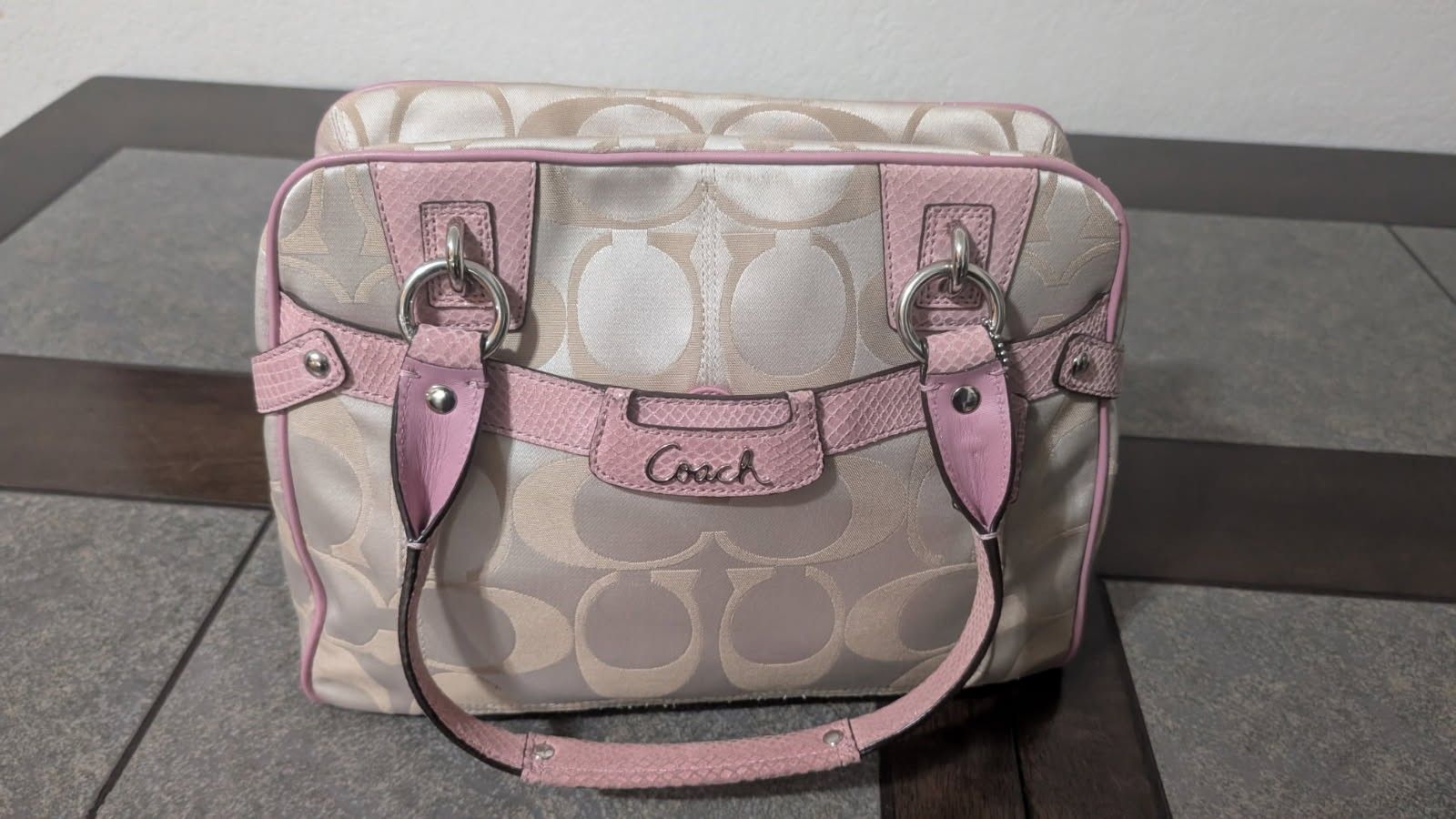 Coach Purse $150 Pickup In Oakdale