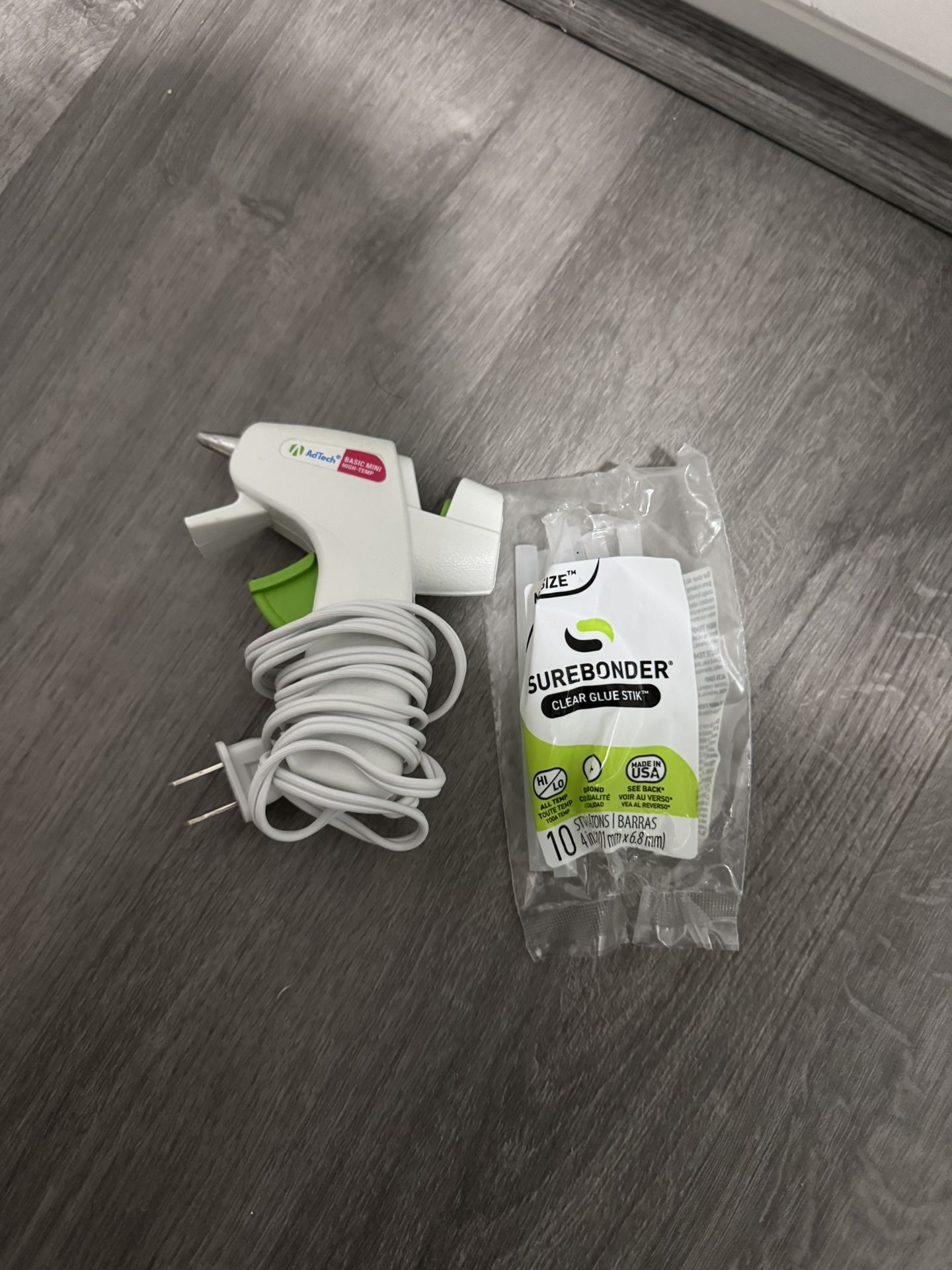 AdTech Glue Gun with Surebonder Glue Sticks