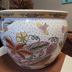 Decorative Ceramic Bowl with Fish Design