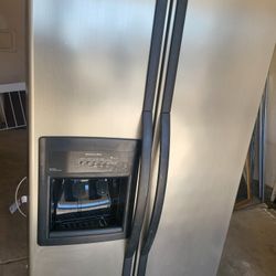 Refrigerater  And Stove Set 