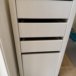 File Cabinet, Like New 