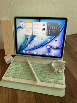 iPad Air 13” (M2 chip / 2024 / Largest Screen) 128GB with keyboard case, pen and Accessories