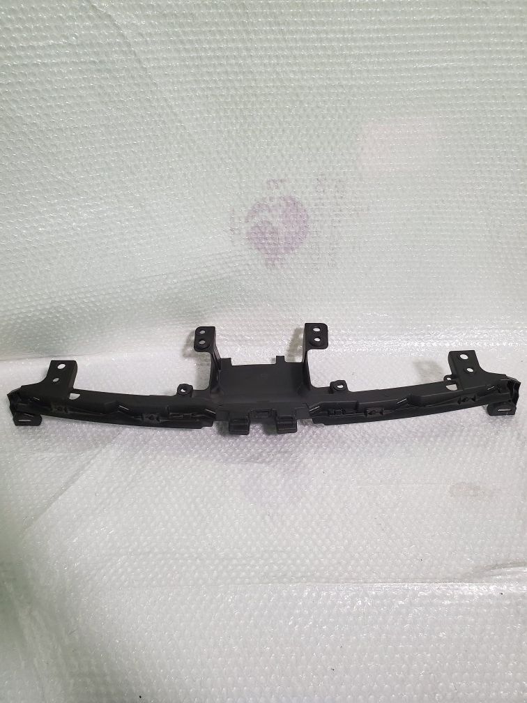 OEM PART # 71129 TLA A000 2017 HONDA CRV STAY GRILL BACK SUPPORT BRACKET