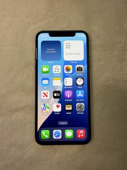 iPhone XS 95% Battery - Unlocked- Silver