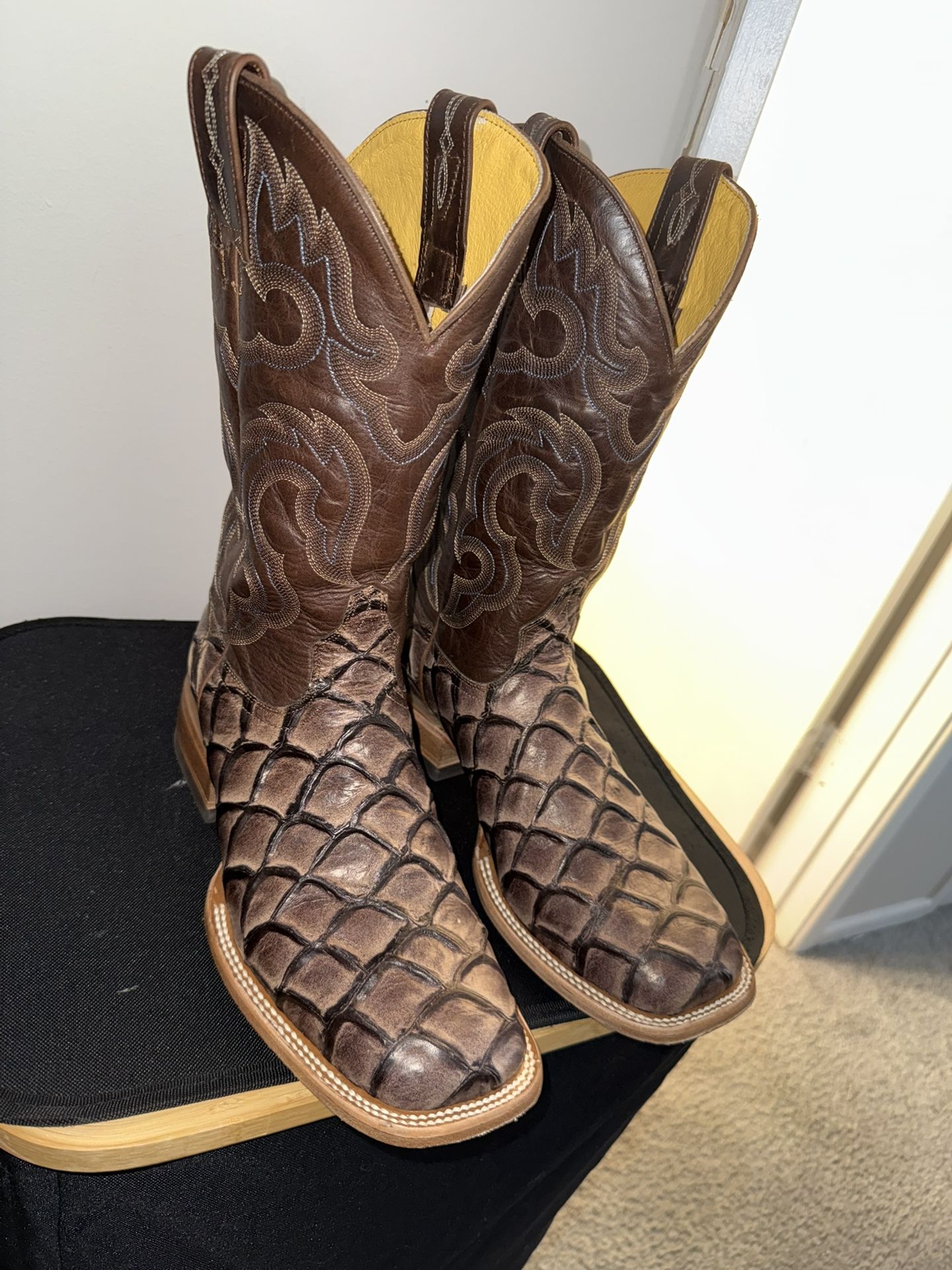 Cowboy Boots Size 9 1/2 D