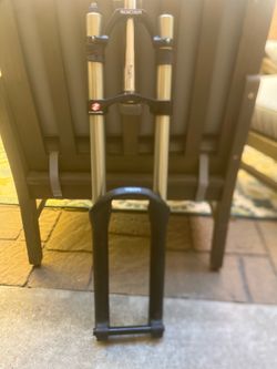 Rock shock Boxxer World Cup front shock will fit Talaria, Surron