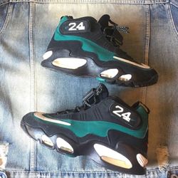 Nike 2016 Air Griffey’s Size 9