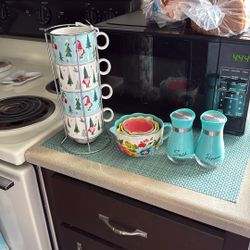 Measure Cups/Pepper And Salt Shakers/And Four Coffee Cups