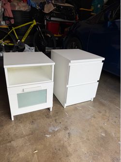 2 IKEA nightstands!