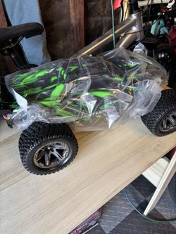 Traxxas Rustler 4x4 VXL Ultimate Unboxed