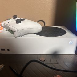 Xbox Series S And Controller