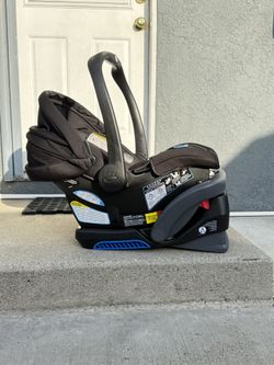 GRACO CARSEAT AND BASE
