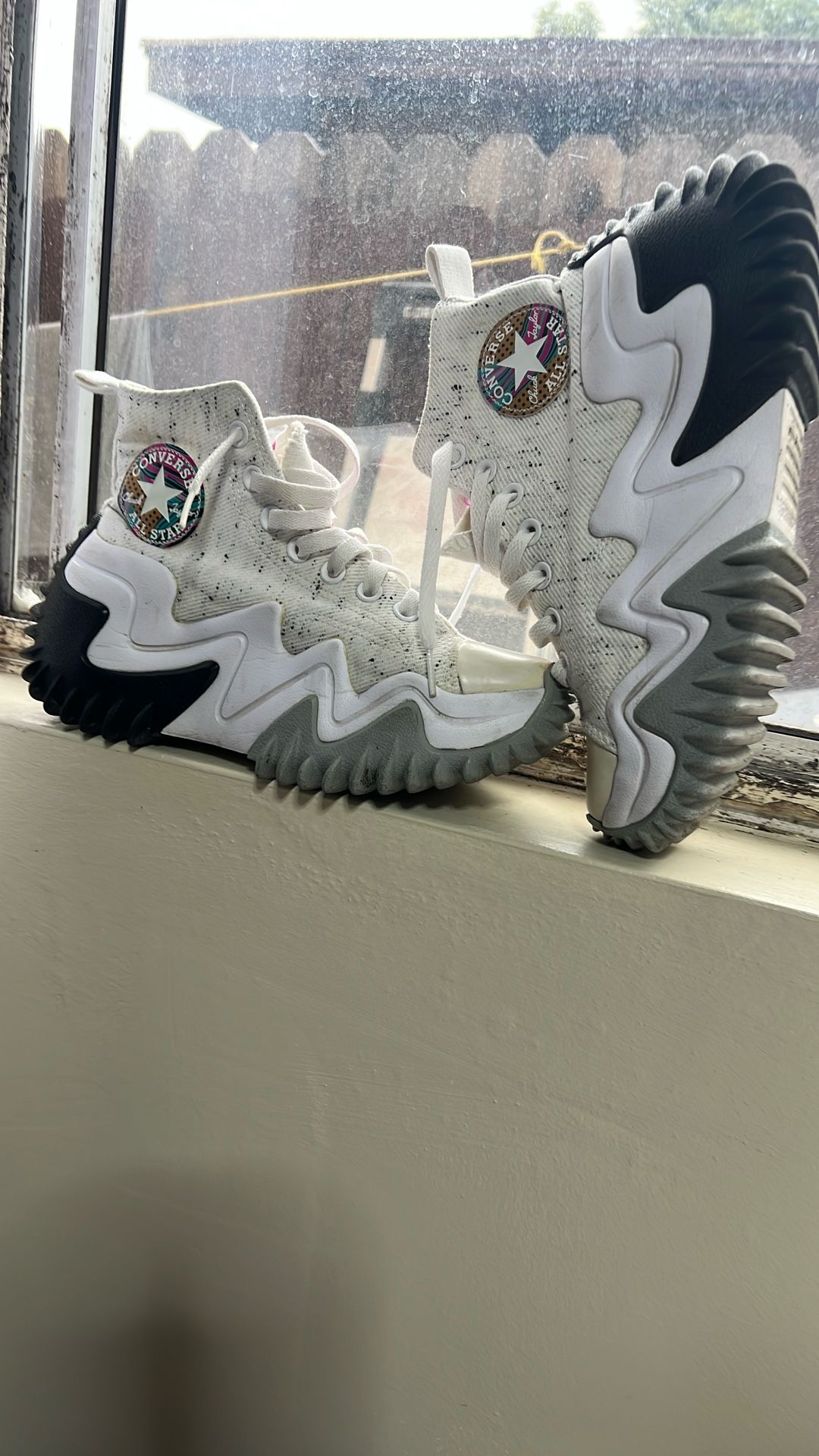 Converse Motion Size 7