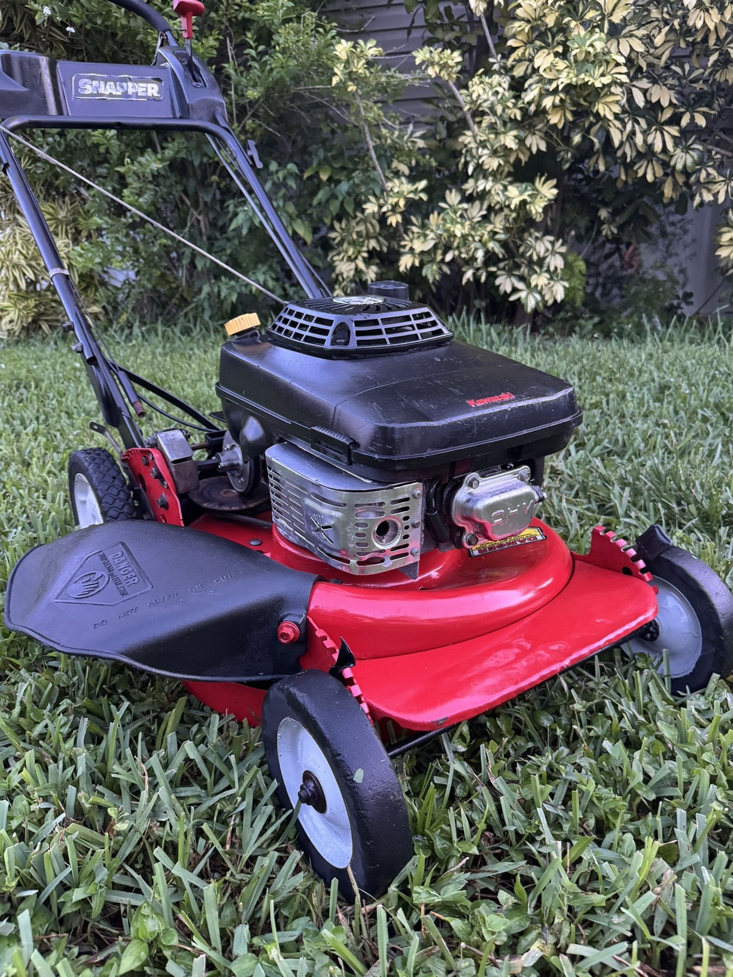 COMMERCIAL SNAPPER EASY SPEED SERIES POWERED BY KAWASAKI FJ180V