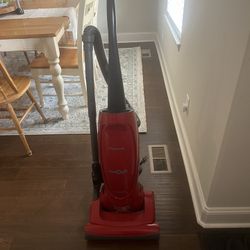 Vacuum Panasonic $200 Retractable Cord