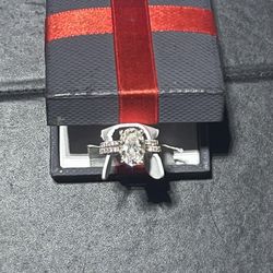 3.01 Carats OVAL BRILLIANT ring W/ Band.. 