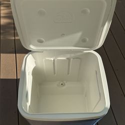 Igloo Cube 60qt Cooler… Like new