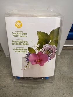 Wilton Gum Paste Flower Making Kit