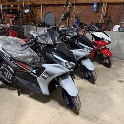 Supermach Scooter 2025