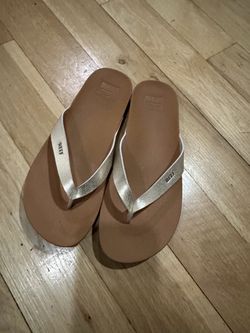 Reef Flip Flop Shoes Woman Size 7 Gold Sandals Used Once