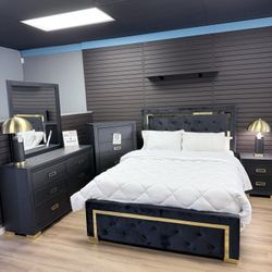 4pc Queen Black  Bed Set