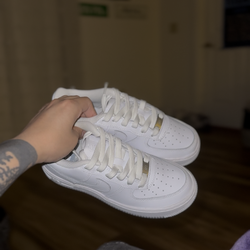 Nike Air Force 1 Low LE Triple White, 4Y 5.5w