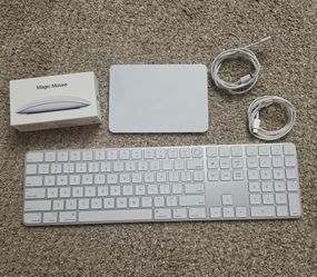 Apple Magic Desktop Bundle