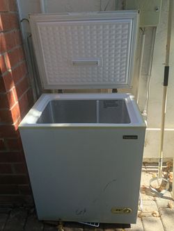 Magic Chef chest freezer