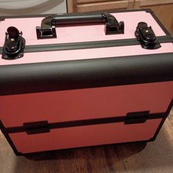 NEW EXTRA LARGE MAKEUP HOLDER/CASE ....SUPER LARGE