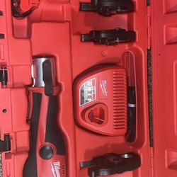 MILWAUKEE M12 PRESS TOOL 