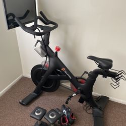 Peleton Bike With Shoes And Weight 
