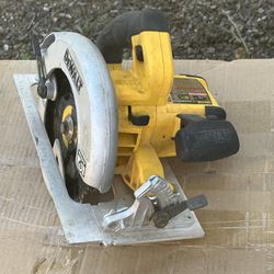 Dewalt Saw