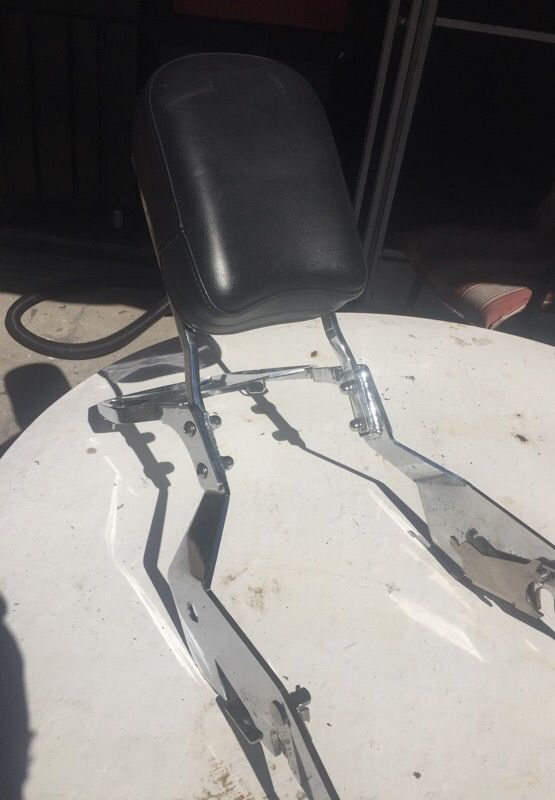 Harley Davison quick disconnect backrest and luggage rack