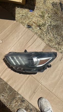 2015-2017 ford mustang headlight