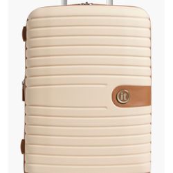 It Luggage Encompass 21” Expanding Hardside Spinner Carry-On.