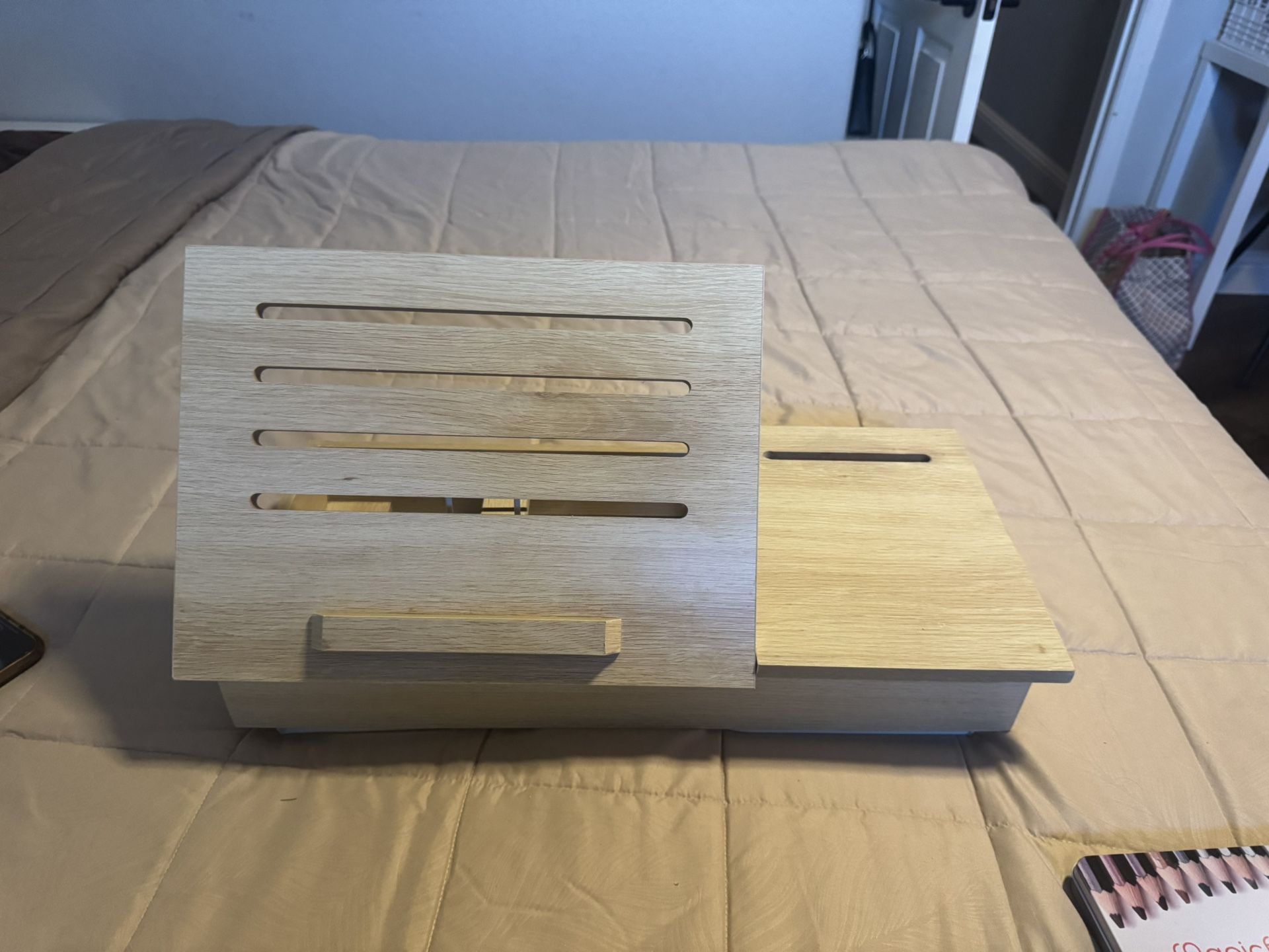 Lap table / Desk