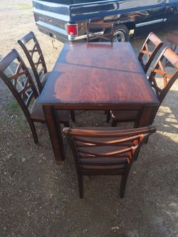 Kitchen table with 6 chairs