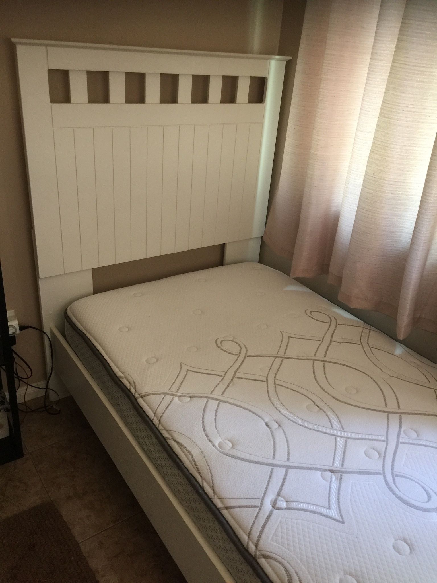 White Twin Bed With Mattress 