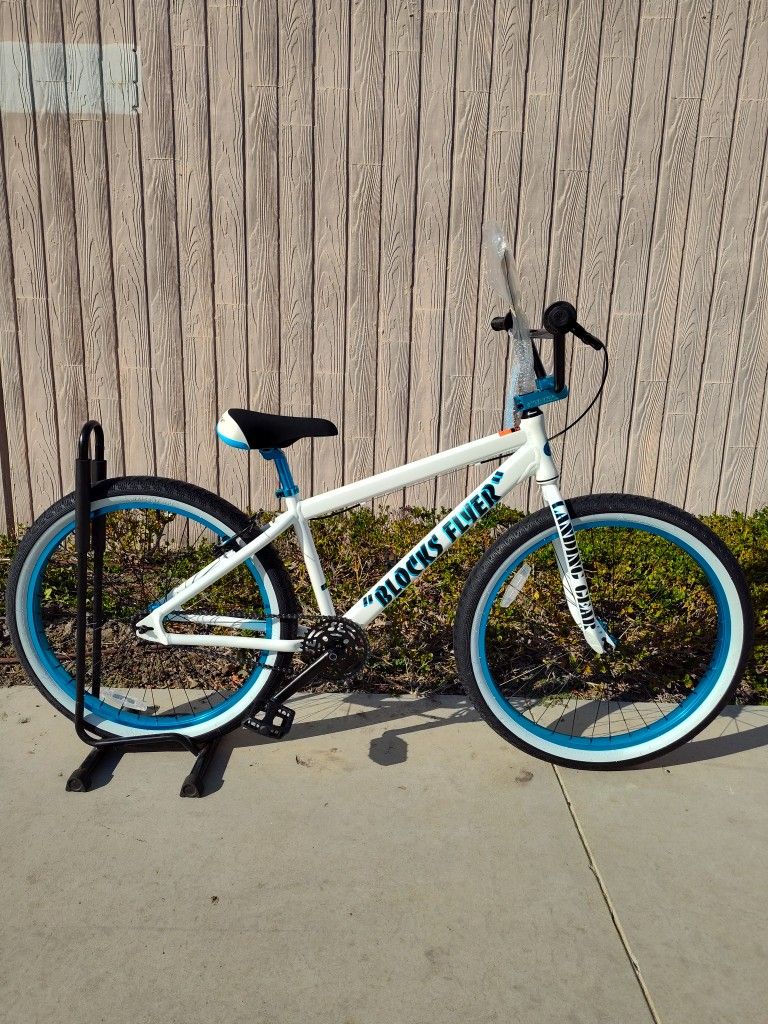 NEW 2024 SE BLOCKS FLYER 26 WHITE BLUE SINGLE SPEED FREESTYLE WHEELIE BIG BMX BIKE