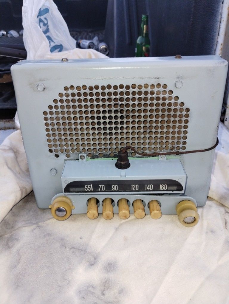 1951 Chevy Deluxe Radio 