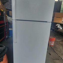 GE Refrigerator 